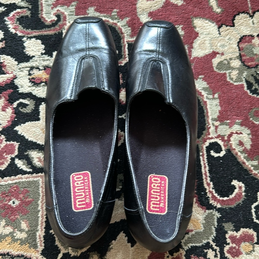 Leather Munro low wedge loafers